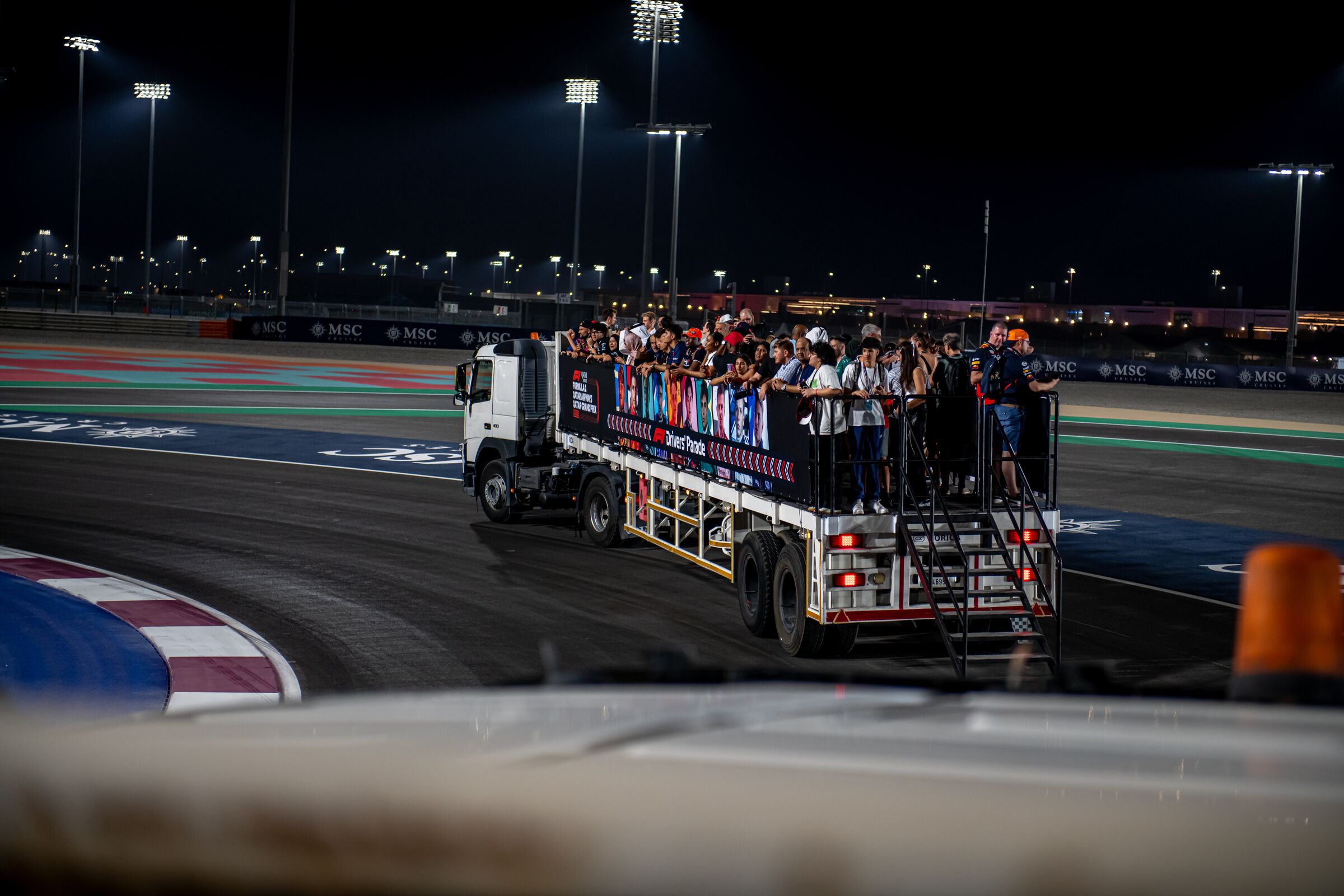 Foto 2 de F1 Qatar Airways 2026 - Hero | Turn 2